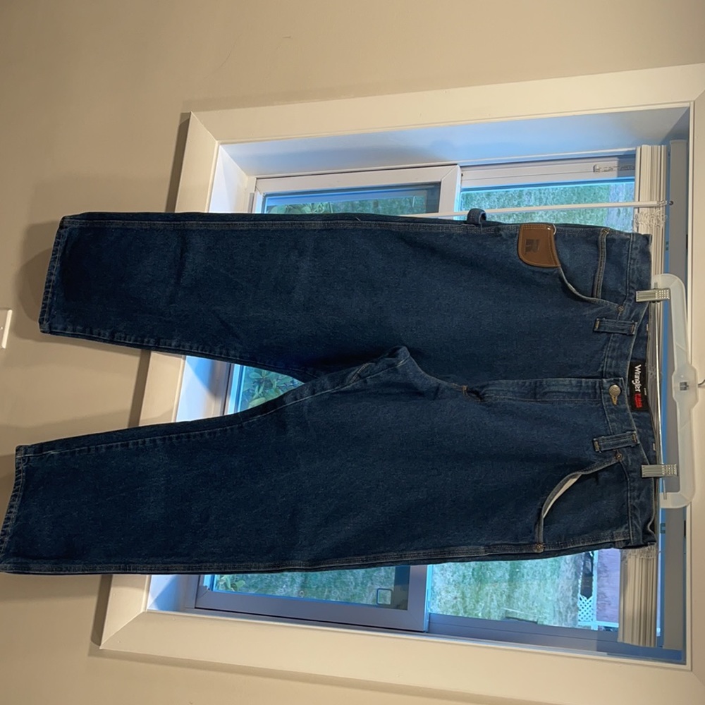 Wrangler Riggs 40x32 - Picture 3 of 5